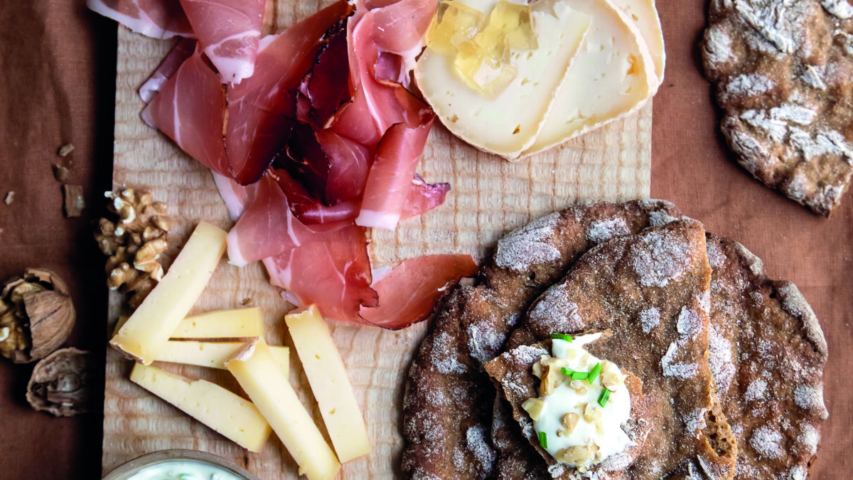 Schüttelbrot con speck formaggio e gelatina di mele Sale Pepe