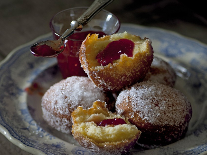 Ricetta krapfen alla confettura di fragole | Sale&Pepe