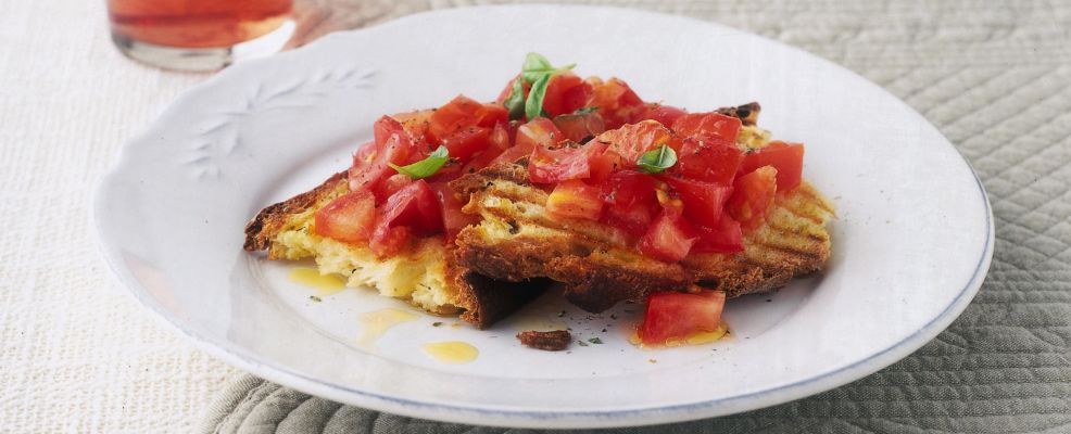 Bruschetta Al Pomodoro Con Olio Aglio E Basilico Sale Pepe