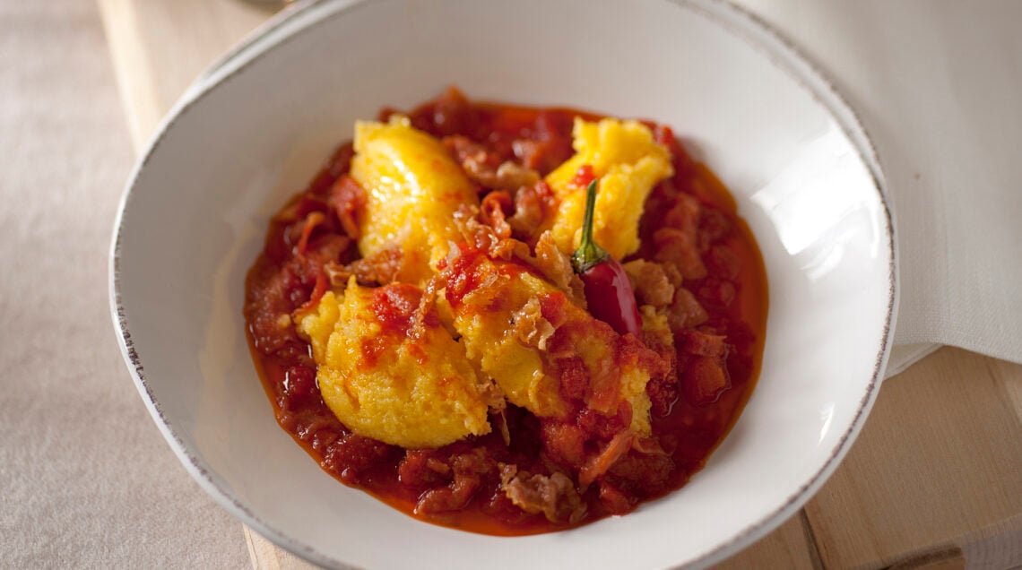 gnocchi-di-polenta-con-pomodoro-e-guanciale