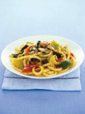 maccheroni-al-ferretto-con-capesante-e-ratatouille ricetta