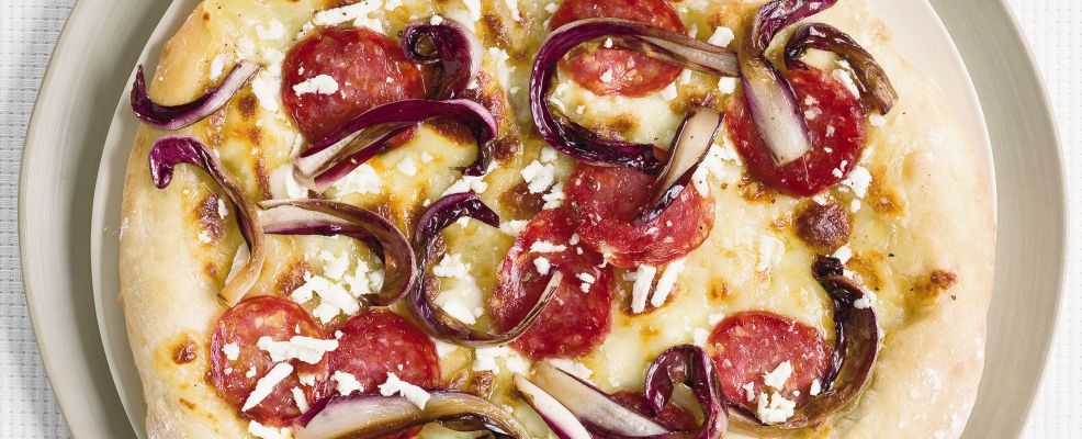 Pizza con radicchio rosso e salame piccante | Sale&Pepe