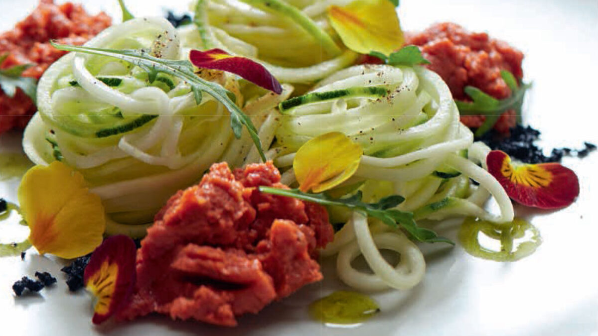 Spaghetti di zucchina con salsa marinara