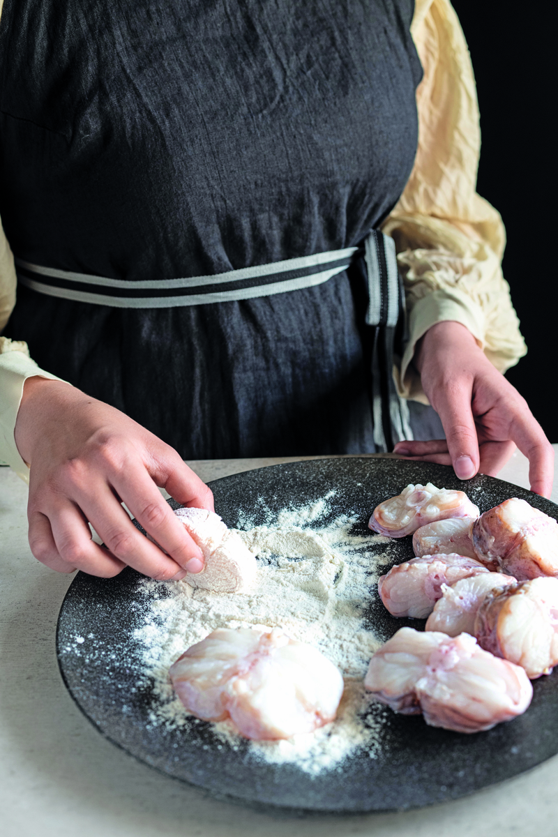 Cuki e La Cucina Italiana - Guazzetto, nel sacchetto, di pescatrice con  cous cous alle spezie 