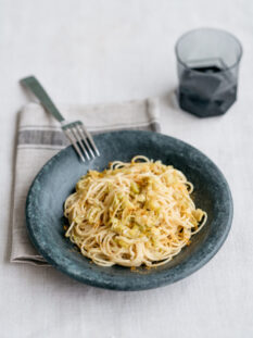 Spaghettini con i porri al curry