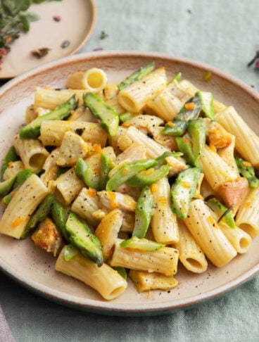 Tortiglioni con ragu' di coniglio e asparagi