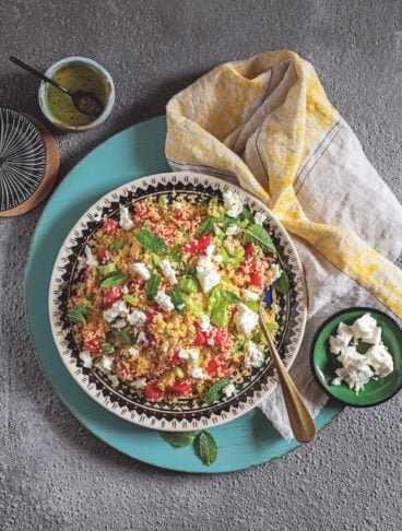 Insalata di cous cous con anguria, sedano e feta