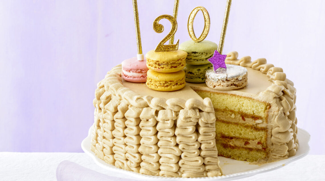 Torta al caffè con i macaron