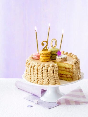 Torta al caffè con i macaron