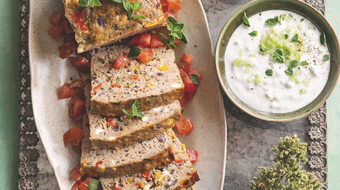 Polpettone mediterraneo con feta e peperoni