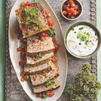 Polpettone mediterraneo con feta e peperoni