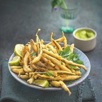 Verdi in pastella di ceci con salsa all'avocado