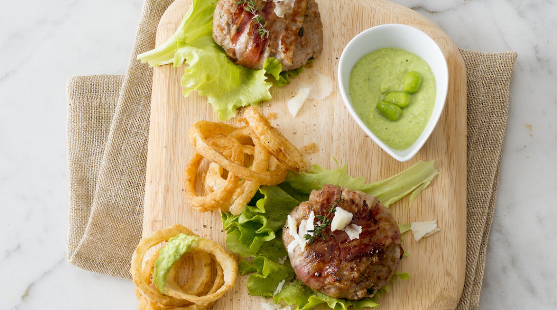 Hamburger di vitello in camicia di pancetta