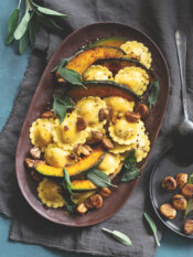 Gioiaverde alla zucca con zucca, castagne e salvia fritta