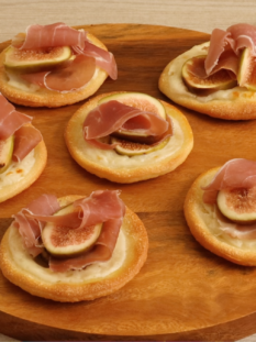 Pizzette con fichi e prosciutto