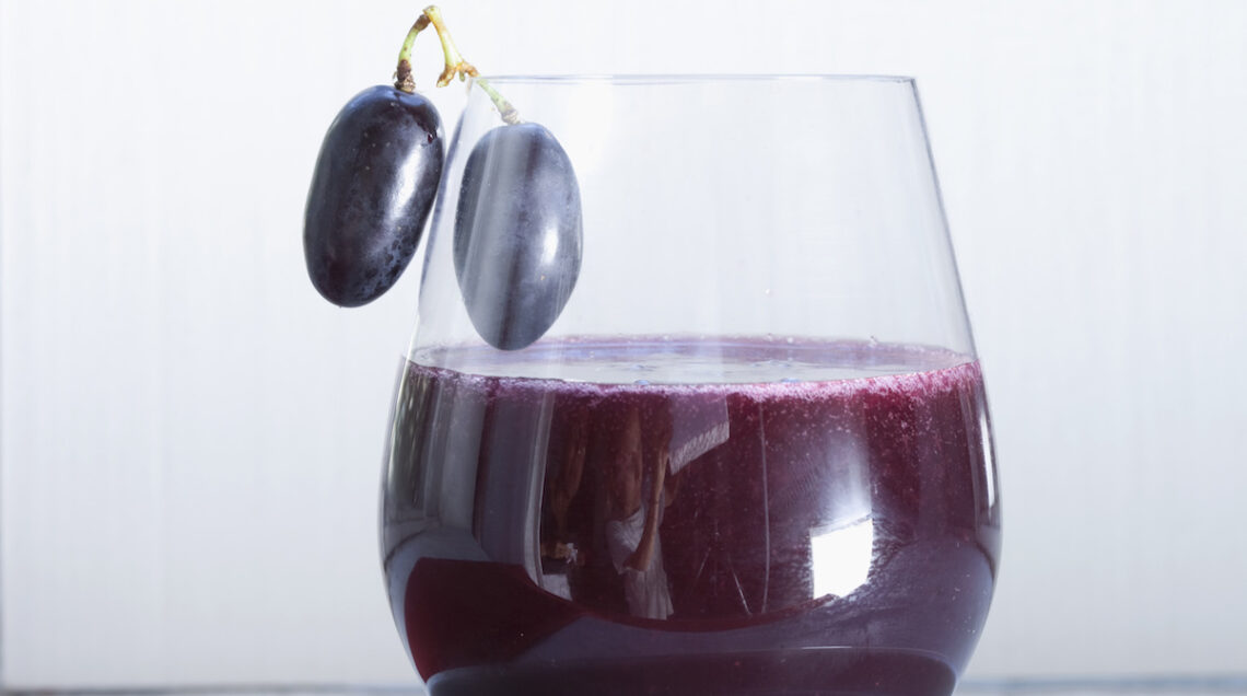 Aperitivo al lambrusco e succo di mela