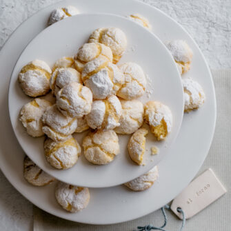 Biscotti screpolati al cocco e limone