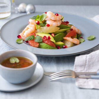 Insalata di pompelmi con gamberi e avocado al Campari