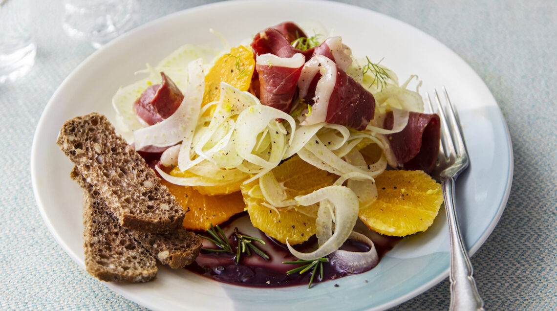 Insalata di arance con speck d'anatra e riduzione al porto