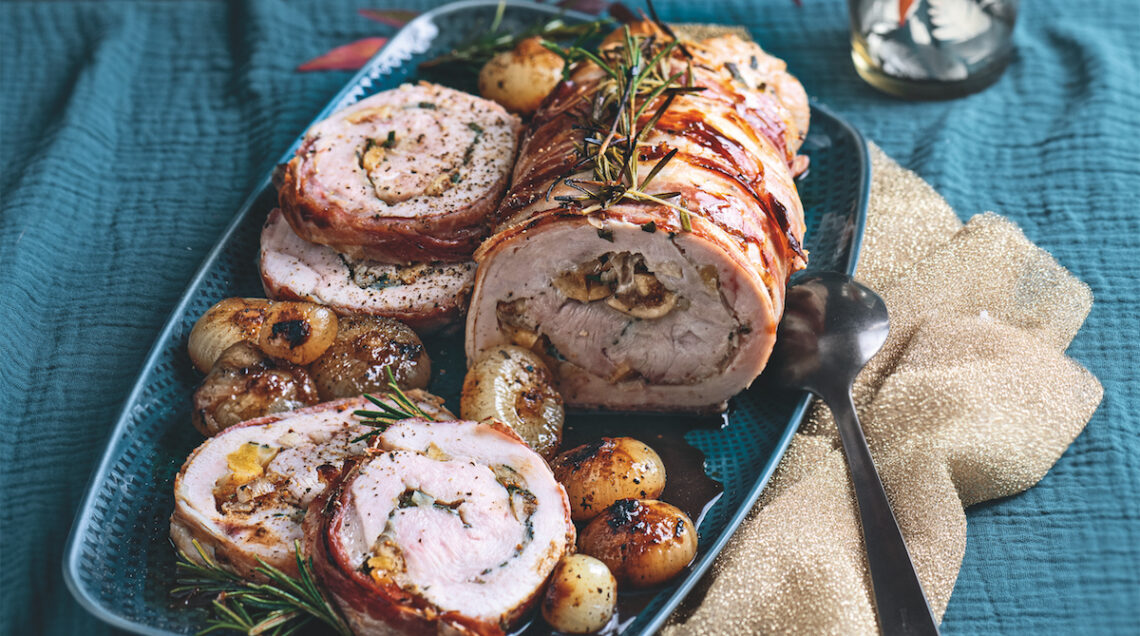 Rotolo di tacchino ai fichi ed erbe nella pancetta