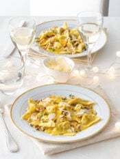 Tortelli di cappone al mandarino e noci