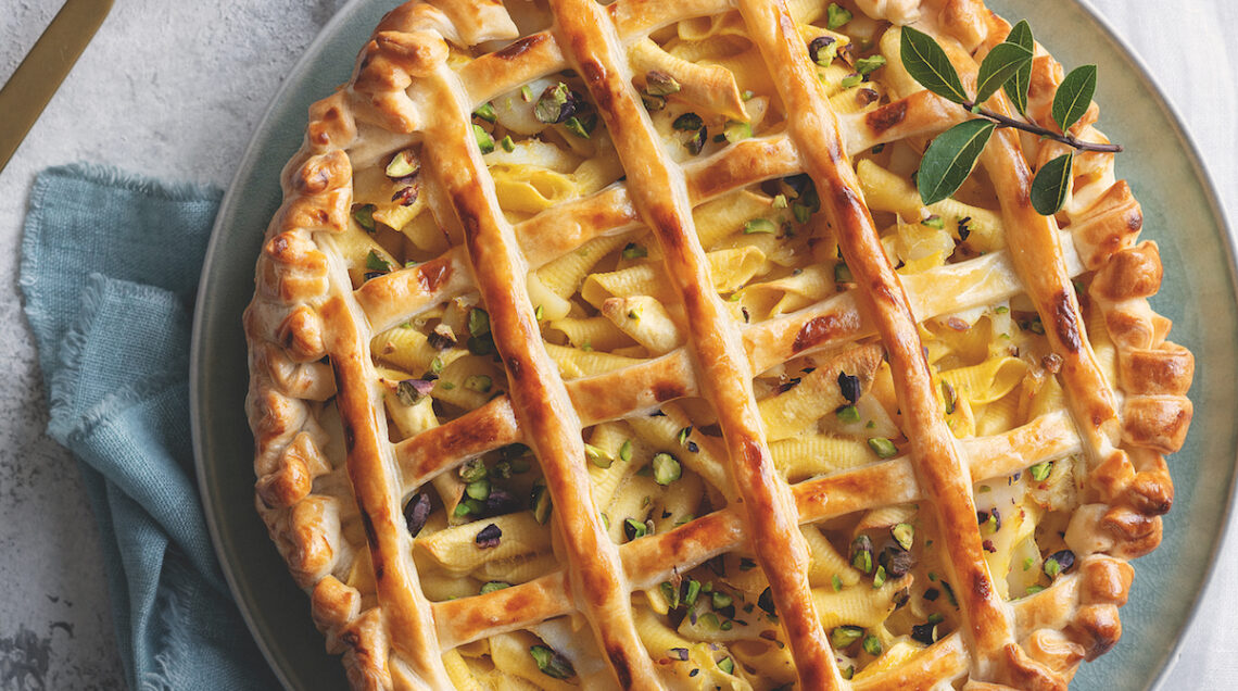 Crostata di garganelli con baccalà e agrumi