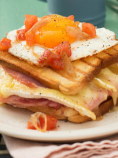 Toast alla francese con l'uovo